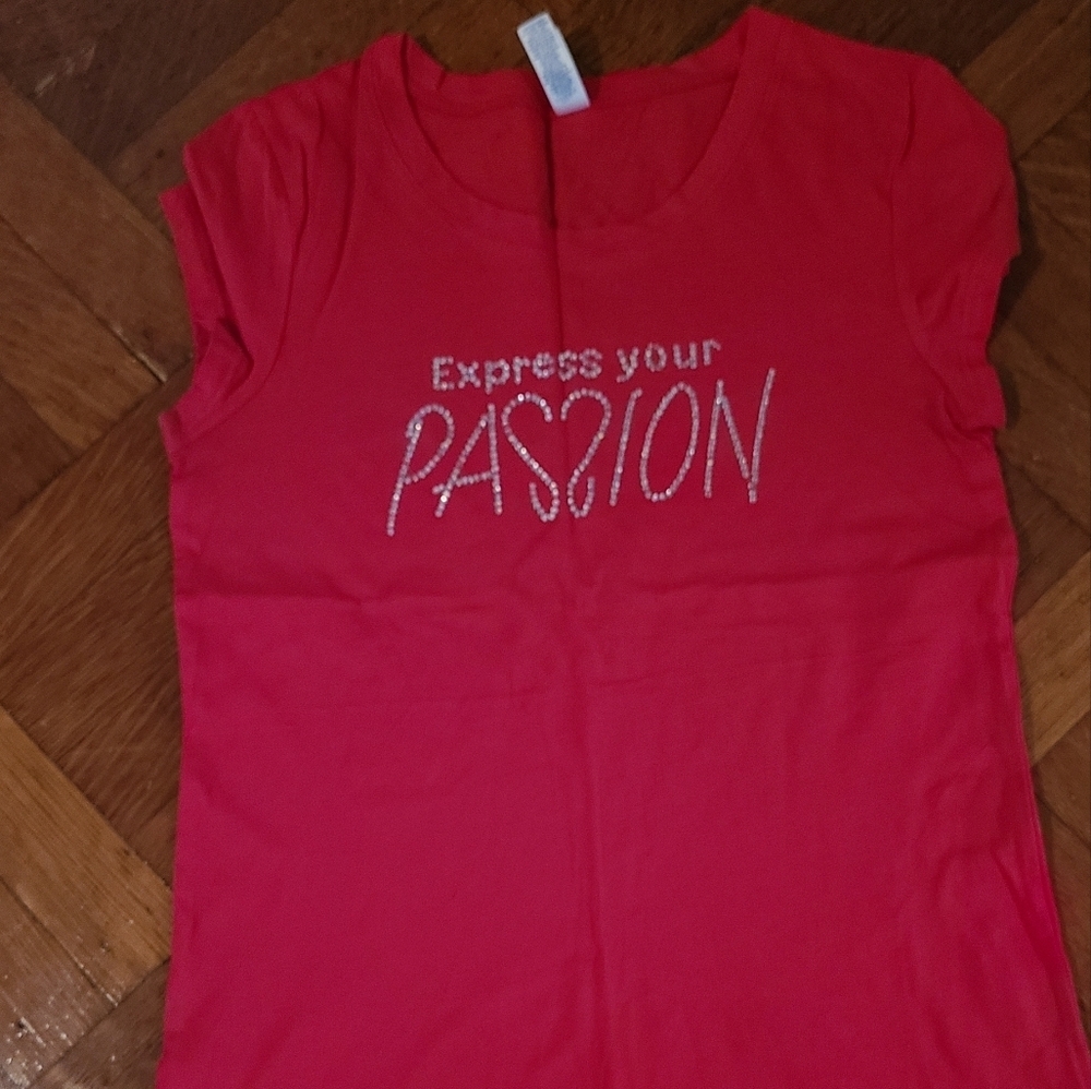Express your passion red t shirt sz small hp🔥🔥🔥 - Picture 7 of 7